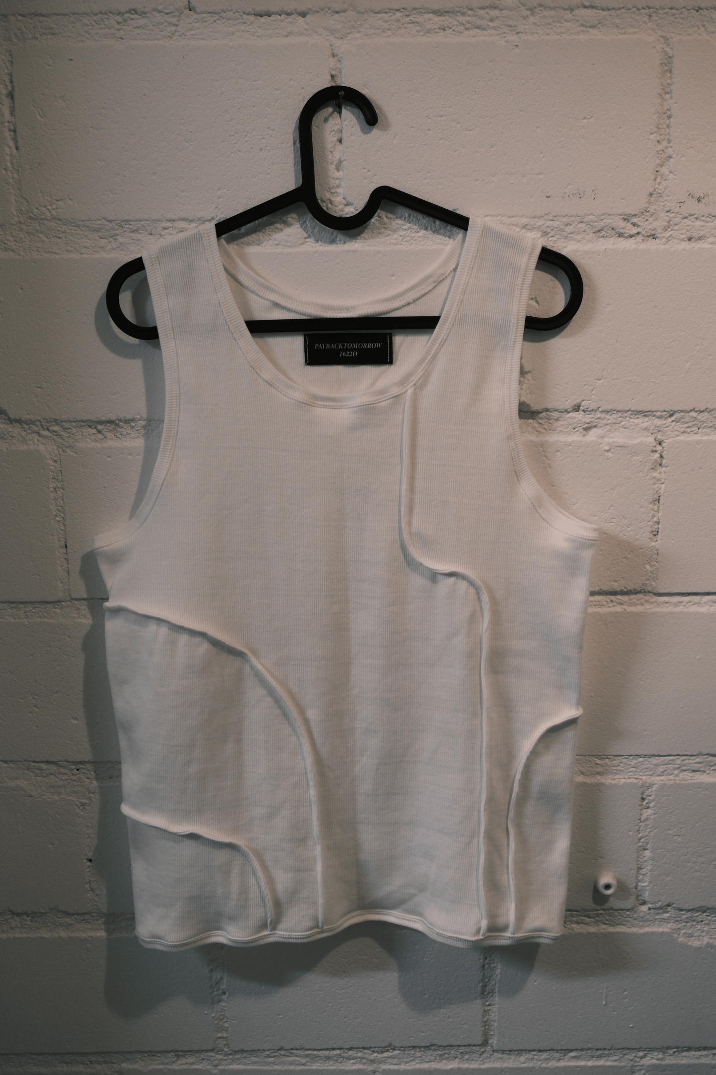 tank weiss front